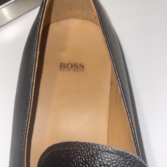 HUGO BOSS LISBON SCOTCH-GRAIN BLACK LEATHER LOAFERS WITH HARDWARE TRIM SIZE 8.5 main image 7